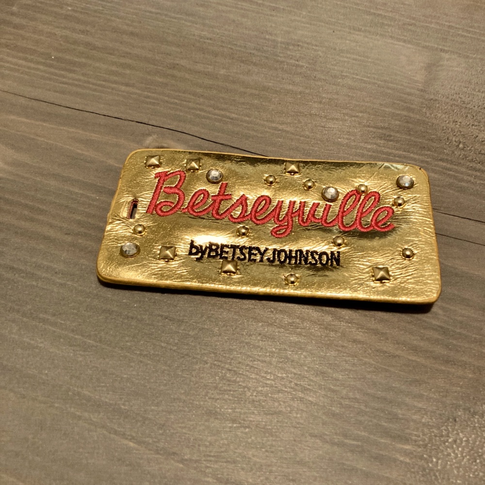 Betsey Johnson Betseyville Tag